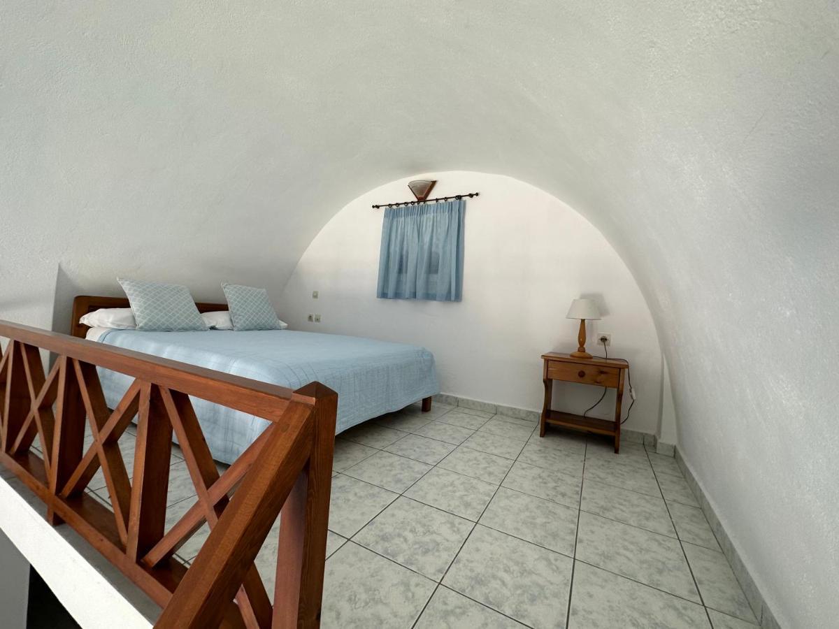 Hotel Paradisos Oia Exterior photo